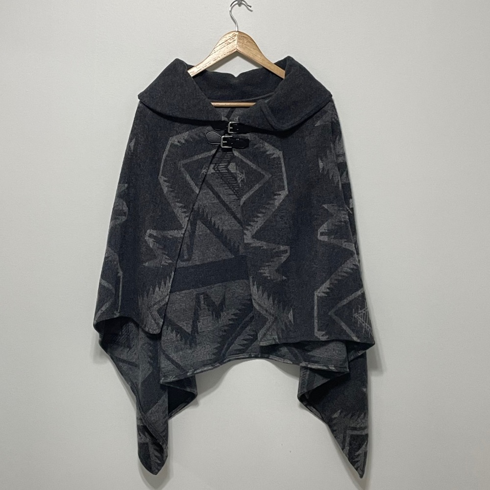 Lauren Ralph Lauren Buckle Poncho - Medium 💛